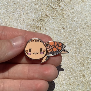Maddie The Sea Turtle Enamel Pin 30% Goes To Seaturtle Fundraiser