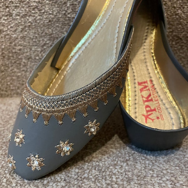 Grey and gold studded traditional khussa | Womens leather jutti | Pakistani Wedding khussa