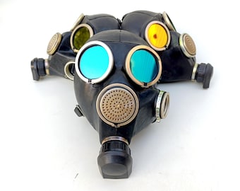 Gasmasker met blauwe, aquagroene spiegellenzen
