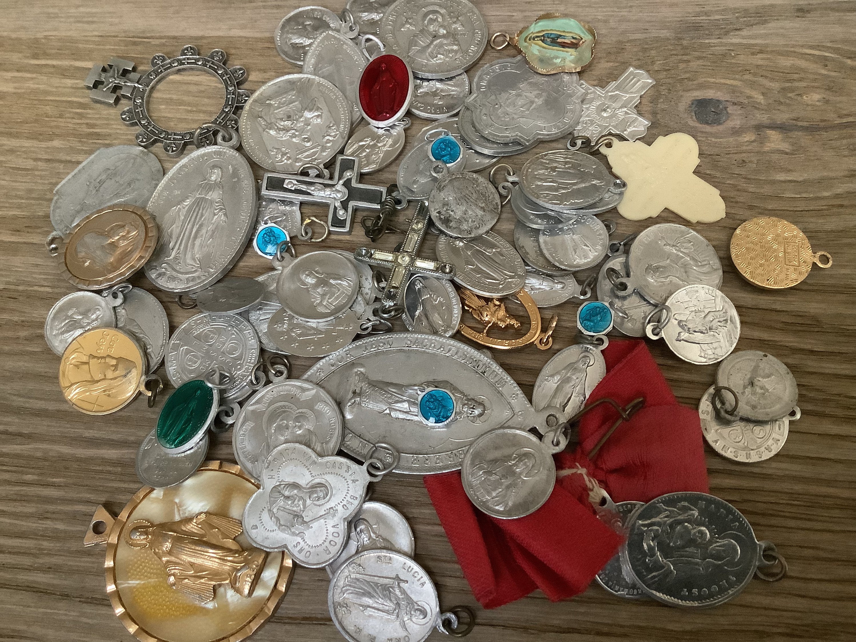 Wholesale MIRACULOUS MEDALS BOX 5, 10, 20, 50, 100, 200 Pcs, Catholic Medal  Wholesale, Miraculous Medal Charm Pendant, Catholic Jewerly 