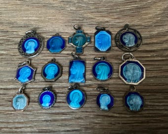 R87 Antike Lot von 15 blaue Emaille Medaillen von Mary