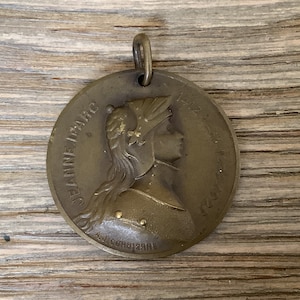D28 Antiker Medaillenanhänger von St. Jeanne d&#39;Arc 1920