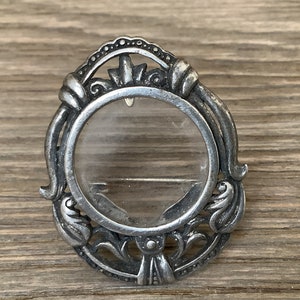 E93 Antique sterling miniature photo frame