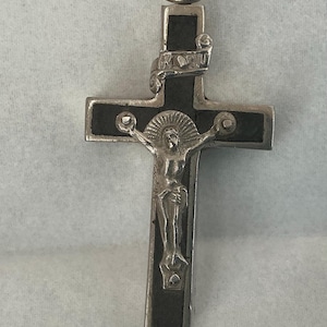 P43 Antique reliquary cross w/ relics