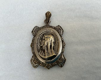 P80 Antique relic medal pendant of St. Francesca Xavier Cabrini