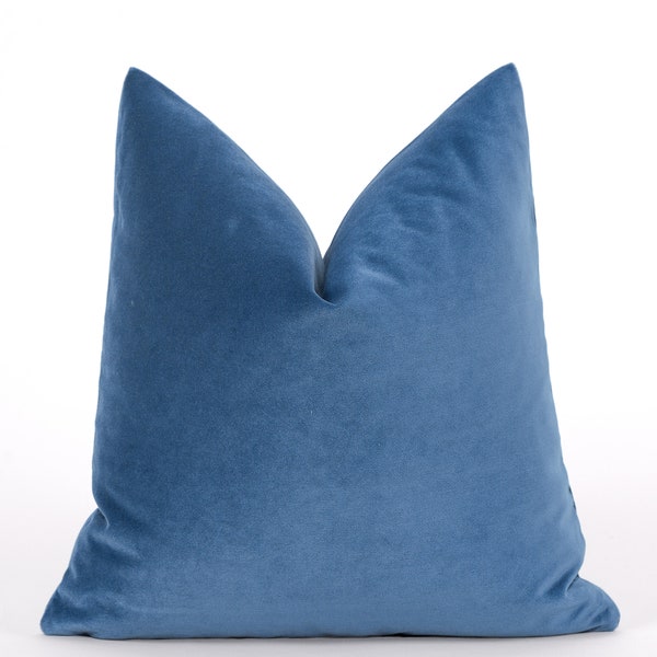 Baby Blue Velvet Pillow Cover, Blue Throw Pillow, Blue Euro Sham Cover, Cover per cuscini morbidi per la camera da letto, Copricuscino per divano del soggiorno, Tutte le dimensioni