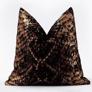 Luxury Abstract Velvet Pillow Cover: Gold & Black Textured Home Decor