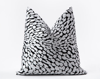 Luxury Silver Pillow Cover, Bright Silver Velvet Throw Pillow, Silver Textured Euro Sham Cover, Luxury Silver Pillow For Sofa, Lumbar Pillow