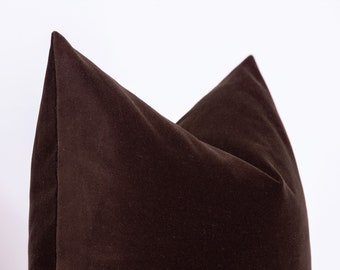 Dark Brown Velvet Pillow Cover: Elegant Living Room Decor