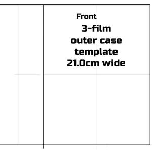 Puede incluir: Un diagrama en blanco y negro que muestra una plantilla para una caja exterior de 3 películas. La plantilla tiene 21,0 cm de ancho y está etiquetada como "Frente".