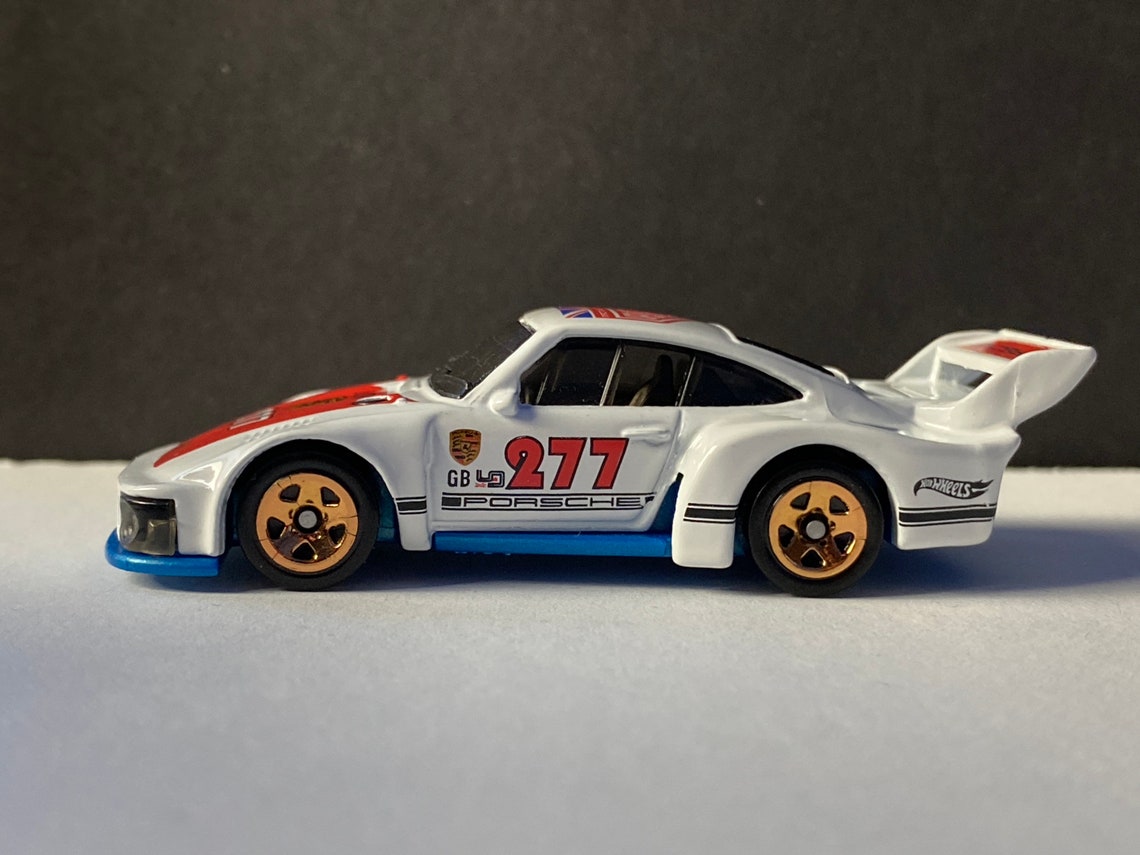 Hot wheels porsche 935