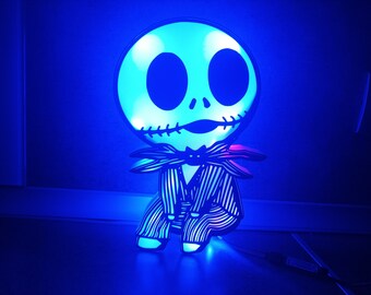 Chic skeleton lamp – Multicolor LED night light with remote control – Halloween/Christmas decoration – Handcrafted 3D printed by Graph3D