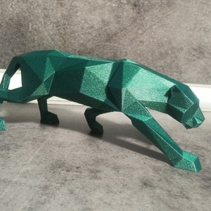 low poly figurine / panther