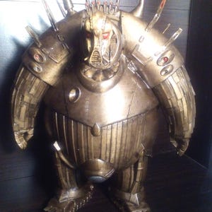 Mondoshawan figurine