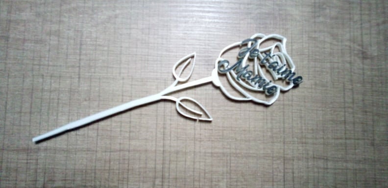 Rose Decorative avec Message/Bonne Fête Mamie ....