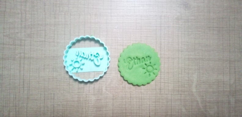 Emporte Piece Dentelé Personnalisable avec Prénom