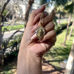 Free Shipping Crystal Women&#39;s Virgin Mary de Guadalupe Religious Gem Gift Necklace for Girls Present