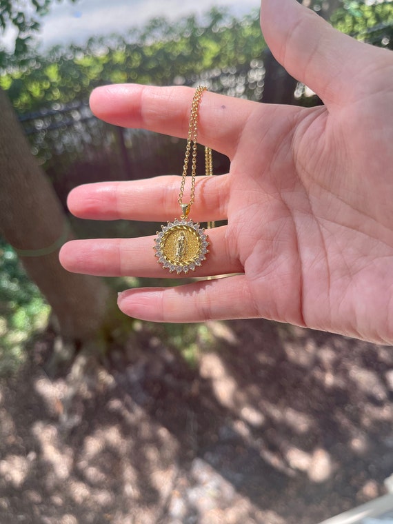 Circle virgin mary best sale pendant