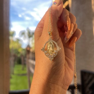 Free Shipping Ornate Pendant Women&#39;s Virgin Mary de Guadalupe Religious Girls Gift Virgen de Guadalupe Necklace