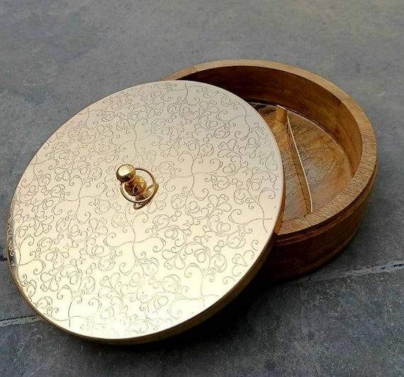 Brass eteched roti/chapati/Indian Bread Box with lid 1 Set and tong
