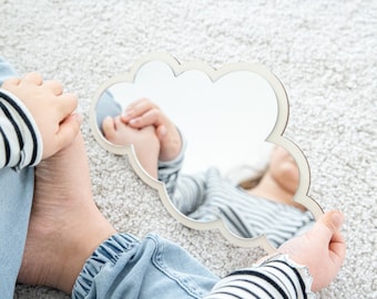 Wolken-Spiegel, Geschenk zur Geburt, Taufgeschenk personalisiert, Deko mit Wolke für Kinderzimmer und Deko für Babyzimmer