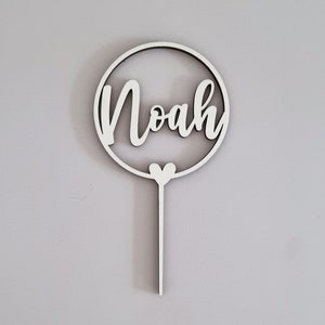 Personalized Cake Topper | In a wreath with a heart motif | desired name