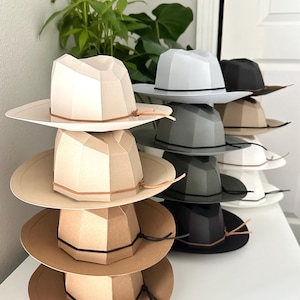 Scatola regalo con cappello da cowboy
