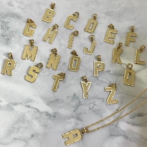 Colgante personalizado con letra inicial de oro amarillo macizo de 10 quilates con corte de diamante y colgante con dije de la A a la Z, cualquier alfabeto, 10 quilates, con collar de cuerda, oro real