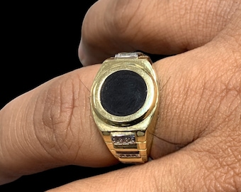 10K Solid Gold Mens Black Onyx Heavy Ring Yellow Solid Gold Round Shape With Cubic Zirconia Size 11