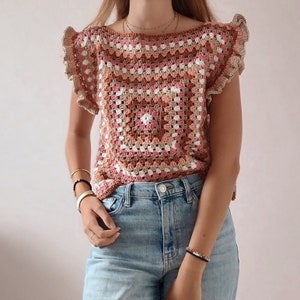 Schema facile per top estivo all'uncinetto con motivo granny square, file PDF per taglie da donna dalla XSS alla 5XL, schema per top estivo all'uncinetto