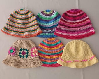 Cappello a secchiello estivo multicolore, 100% cotone lavorato all'uncinetto - Taglia unica - Realizzato a mano in Francia