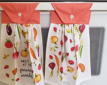 Conjunto de dois panos de prato para pendurar, estilo fazenda campestre. Botões extra elegantes.