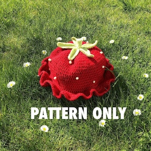 Strawberry bucket hat / sun hat crochet pattern by Crocheigh