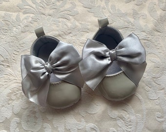 Biscuit/Beige Patent Spanish Baby Shoes with Bows. Mary Jane’s
