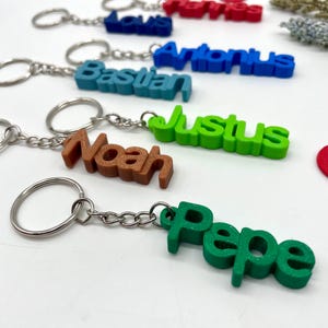 Personalized keychain with name, gift for starting school 2026, 3DKidsDesigns image 4
