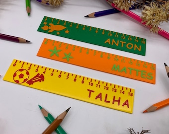 Right-handed ruler with name, personalized gift for school enrollment / 3DKidsDesigns