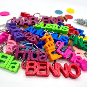 Personalized keychain with name, gift for starting school 2026, 3DKidsDesigns image 1