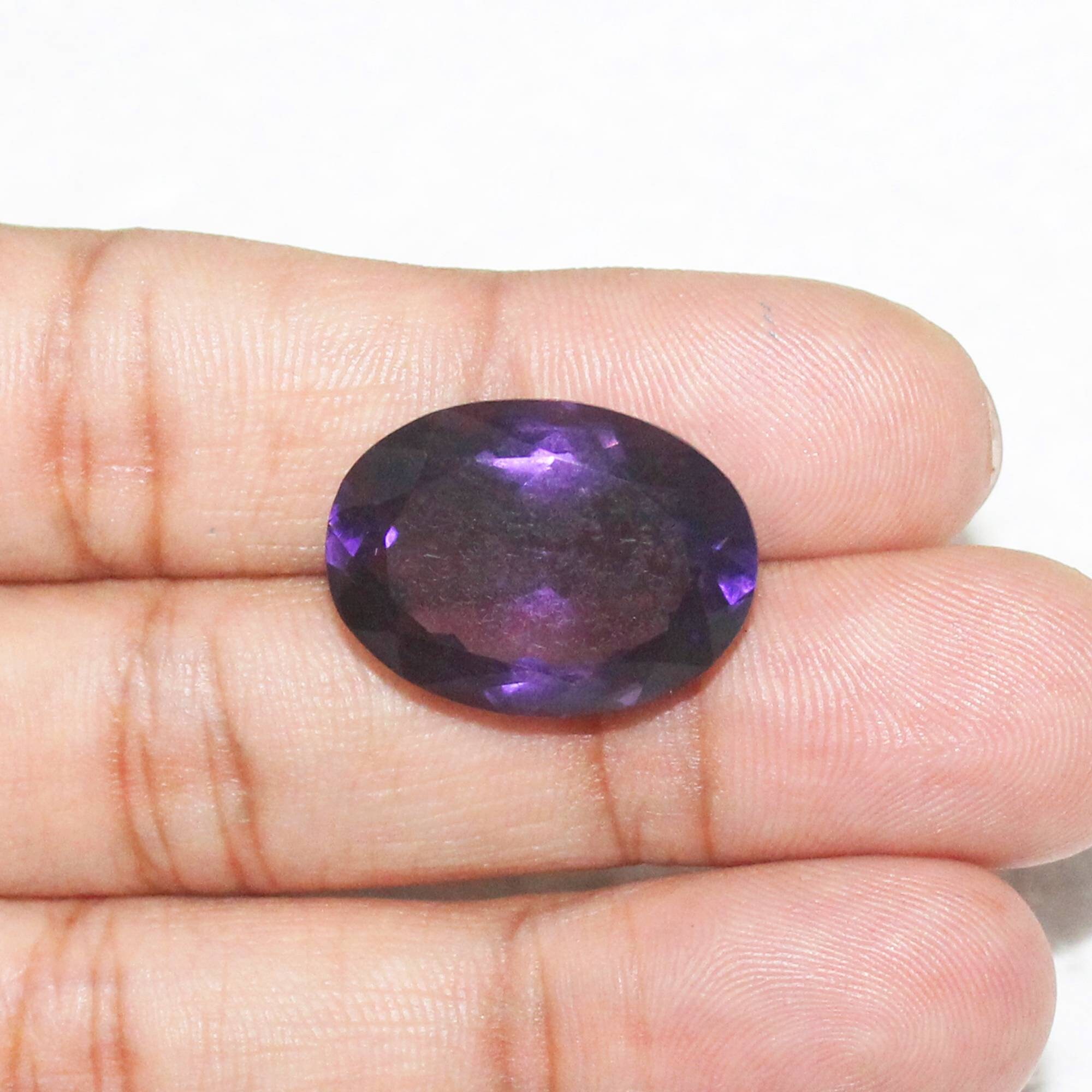 Pierre Améthyste Ovale Naturelle Taillée 107,85 Carats - Certifiée GGL, Couleur Violette Transparente