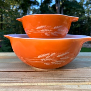 Pyrex Autumn Harvest Mixing Bowls: Wheat Sheaf Milk Glass Set
