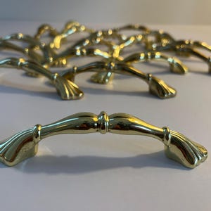 Vintage Brass Drawer Pulls, Hickory Hardware  P343-UB “Eclipse”, set of 15, Like New