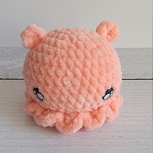 Crochet Baby Cuddlefish | Cuttlefish plushie | Cuddlefish | Cuttlefish stuffy | Animal | Handmade | Gifts for her | Crochet toy | Cuttlefish