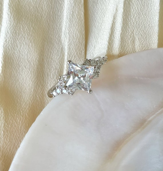 Rustic Engagement Ring Dainty Wedding Ring Vintage Promise - Etsy UK