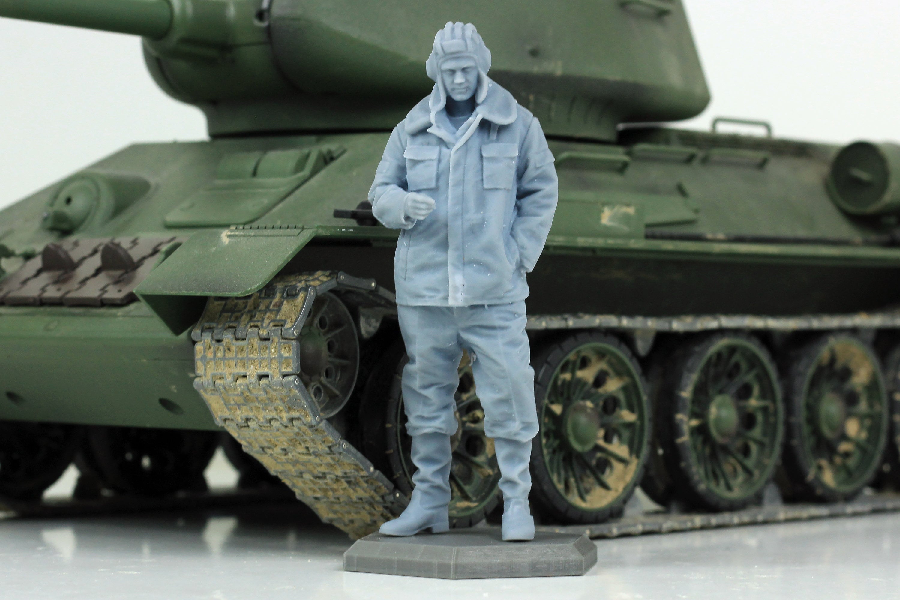 ロシア戦車兵 1/16 - (立ち) 未組み立て 120 mm ミニチュア ロシア戦車兵 1/16 - (立ち) 未組み立て 120 mm ミニチュア