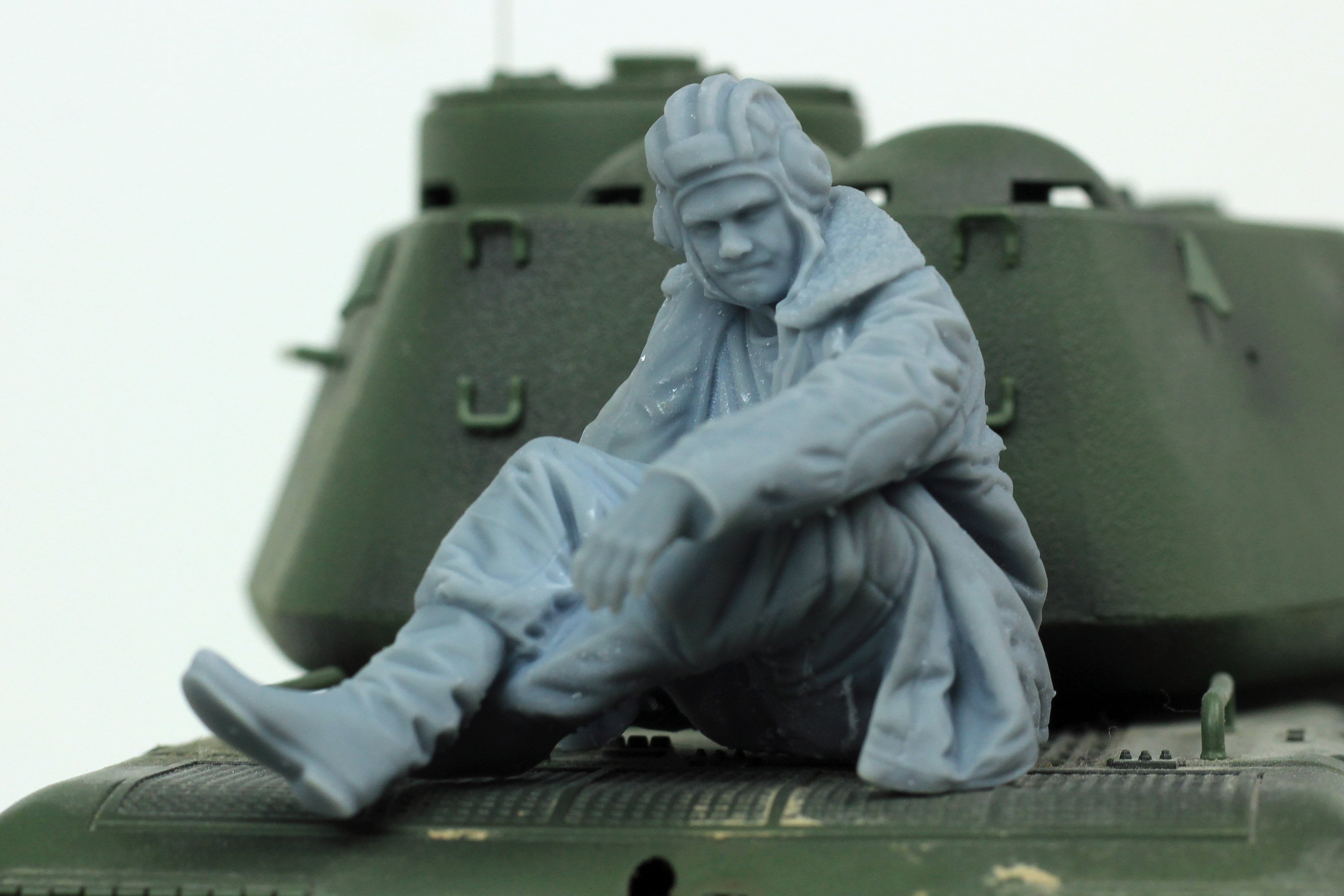 Free Shipping and Returns 1/35 Scale Resin Model Figures Kit Modern