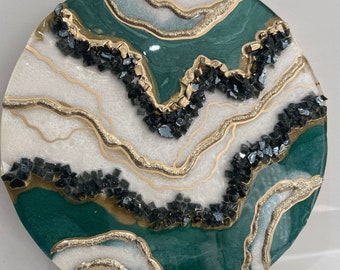 Custom Emerald Green Geode wall Art|Epoxy Resin painting| Crystal wall art| Resin geode art| geode Painting| Luxury wall decor|Gifts