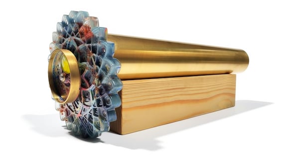 A hand-crafted 28cm brass kaleidoscope that doubles as a gallery-worthy desk sculpture — limited edition, functionally mesmerizing, and built from real metal.