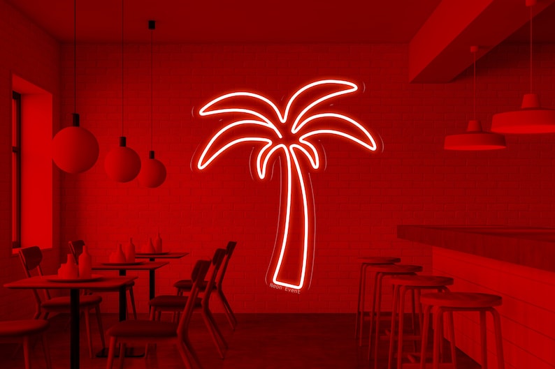 K&ouml;nnte beinhalten: Ein roter Raum mit einem Neon-Palmenbaum-Schild an der Wand. Im Raum stehen Tische und St&uuml;hle, und die Lichter sind an.