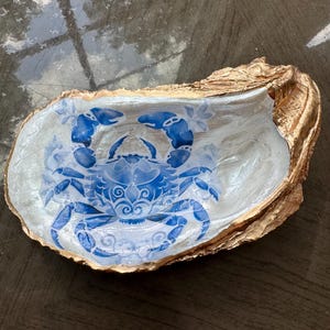 Crab oyster shell trinket or ring dish, blue chinoiserie design
