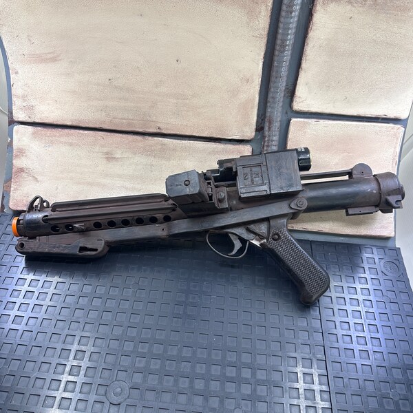 R1 E-11 Stormtrooper Blaster Replica | 1:1 Rogue One Prop – Imperial Arms 3D - Foto 2