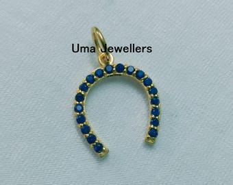 Colgante de oro macizo de 14k con forma de herradura y zafiro: collar de dijes hecho a mano para combinar con otros collares.